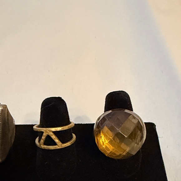 Elegant Assorted Rings Collection - Picture 4 of 7